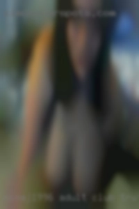 NinaJ1996 adult club truth or dare swinger