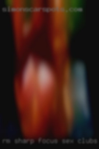 rm_sharp_focus sex clubs for couples